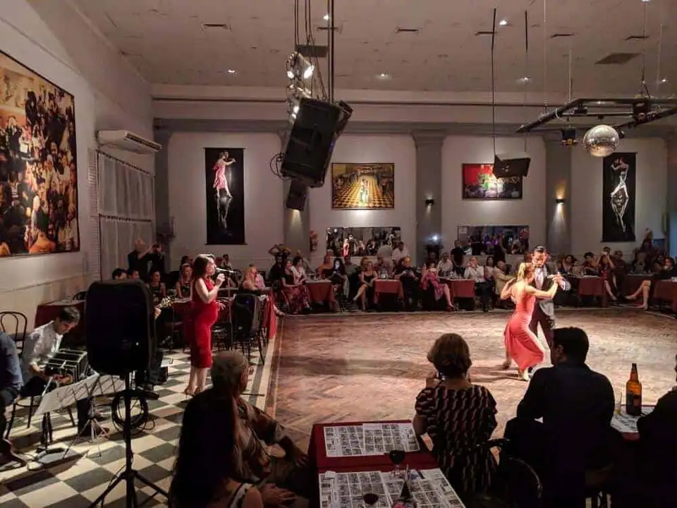 Milonga Parakultural Tango en Salón Canning