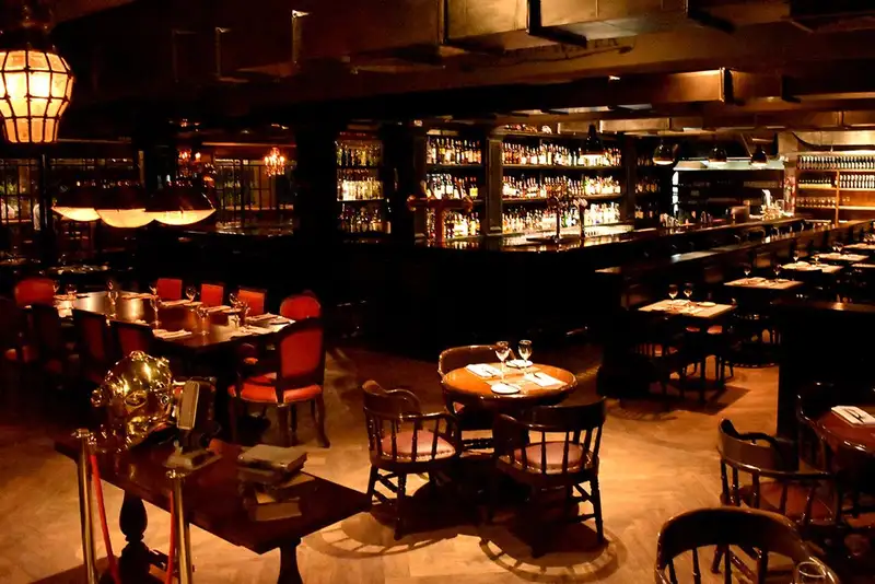Moby Dick Pub Grill