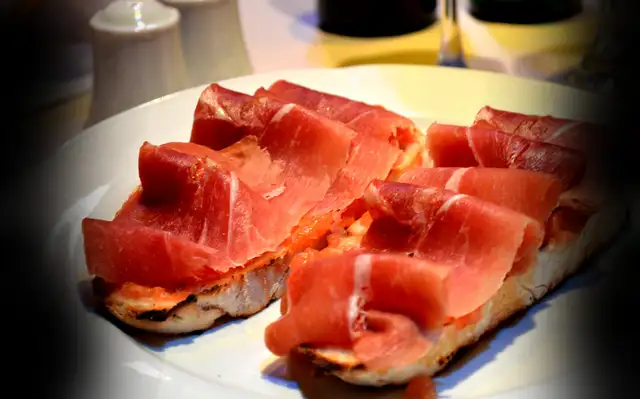 Museo Del Jamón
